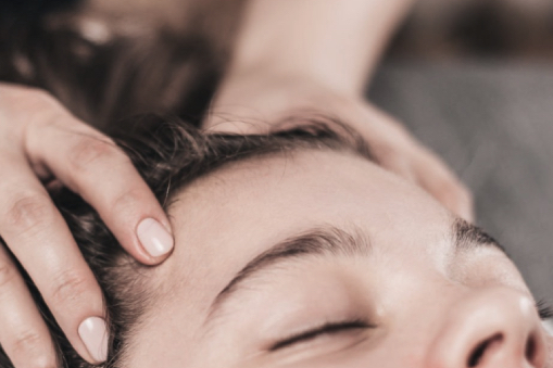 Japanese essential oil hair massage